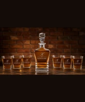 Geometric whisky set – premium scene with 6 glasses