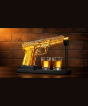 Pistolet + 2 kieliszki — autorski kadr premium Plexido